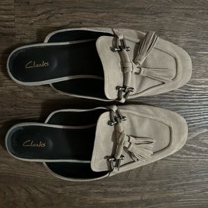 Women’s Clarks mules size 7.5